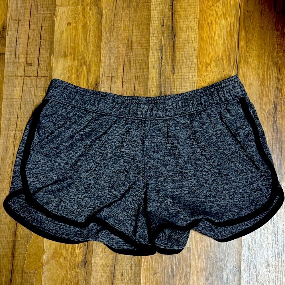 Under Armour Shorts - Picture 1 of 2